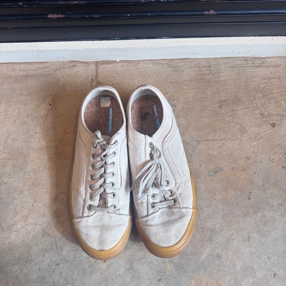 Vans canvas skateboard shoes with gum rubber soles size 10